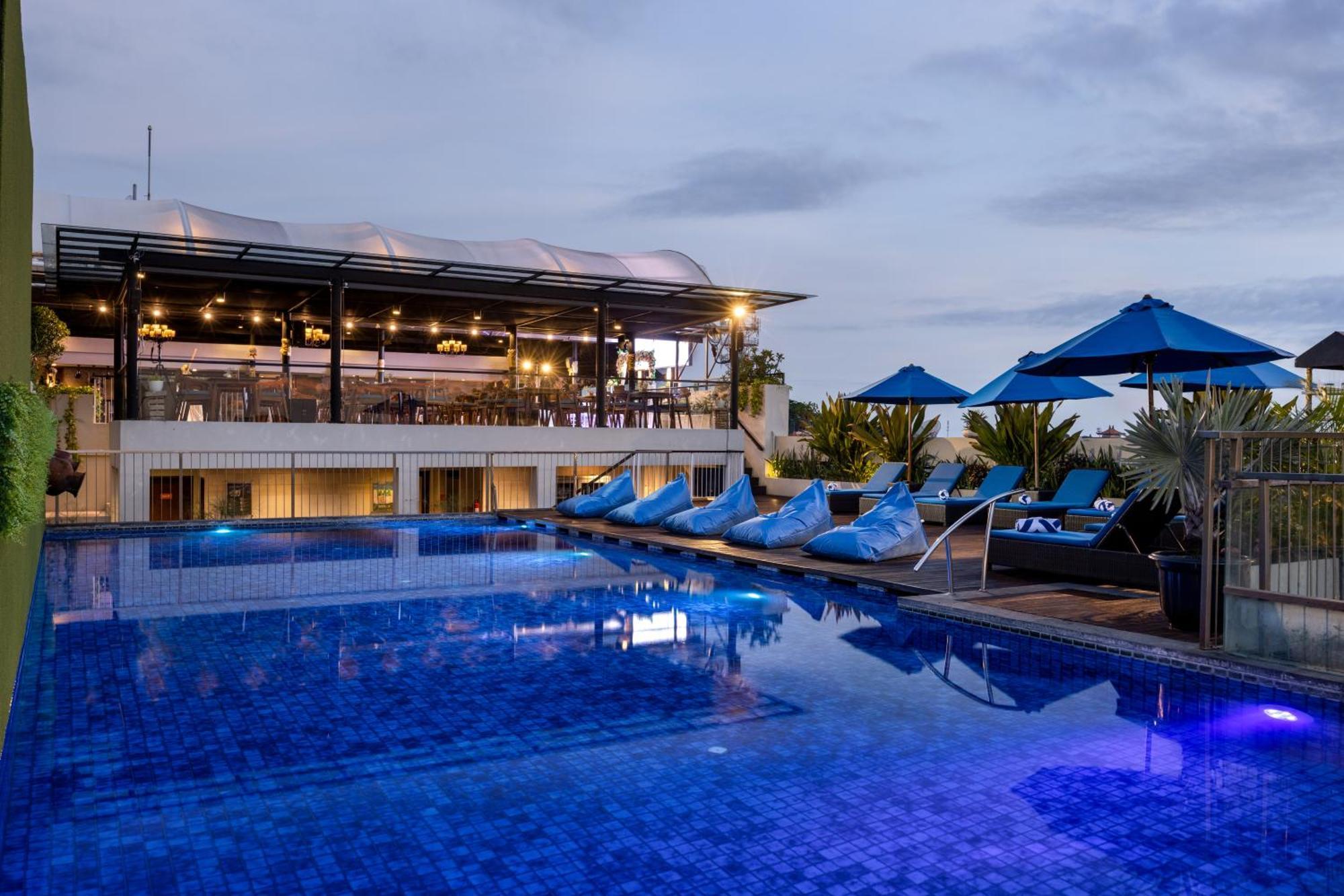 J4 Hotels Legian Exterior photo
